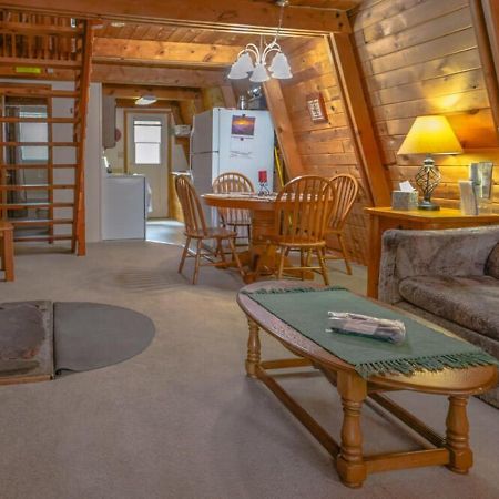 Rustic Cabin 2 - Two Bedroom Forest Lakes Estates Zewnętrze zdjęcie